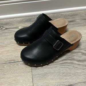 MIA Clogs Size 8